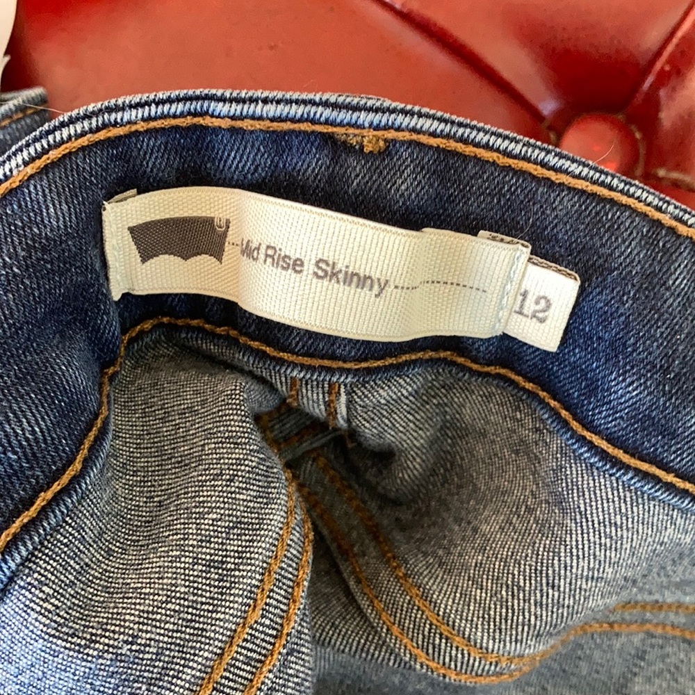 Levi’s Mid Rise Skinny - Picture 4 of 7